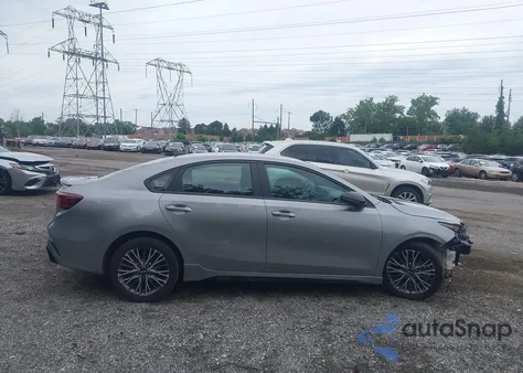 2023 Kia Forte Gt-Line z USA, uszkodzony, nr VIN 3KPF54AD7PE536837
